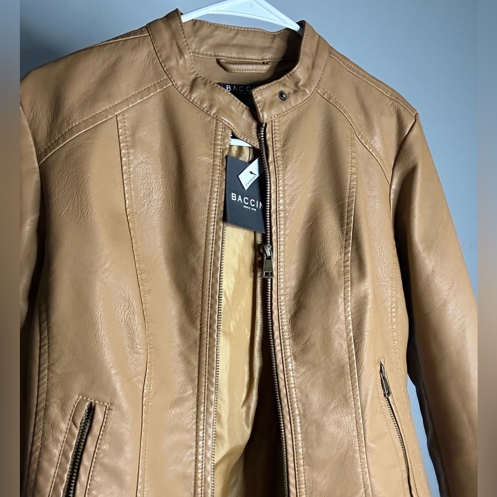 Baccini Vegan Leather Moto Jacket Camel Tan Zip Front Minimalist Chic Small NWT - Picture 2 of 3